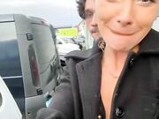 Fidanzata si vuole scopare il gancio dell'auto