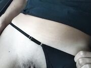 Moglie troia masturbata in macchina