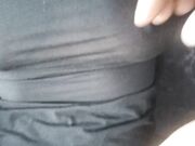 Moglie troia masturbata in macchina