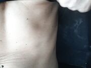 Moglie troia masturbata in macchina