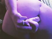 Milf si scopa il culo col dildo