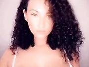 Tettona mora in intimo