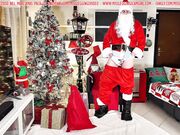 MILF TROIA METTE IL VIAGRA NEL LATTE DI BABBO NATALE