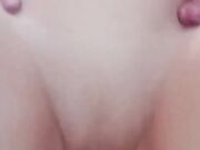 Le rompo il culo e la sua fica cola