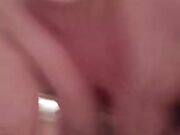 Intanto inizia a succhiarlo