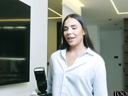 Photographer rides model's huge cock