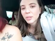 Ti piacerebbe fartelo succhiare da noi tre insieme?