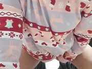 Ragazza italiana si sditalina in bagno