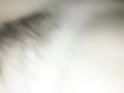 Moglie nuda in camera da letto con fica pelosetta