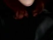 Italiana si masturba in un magazzino abbandonato