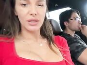 Coppia esibizionista pompino e scopata in auto