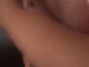 Lo schiavo umiliato scopa le due calippare