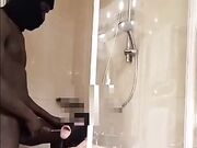 Pompino pissing e sborrata in bocca moglie con nero