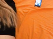 la chiama il ragazzo mentre è con me