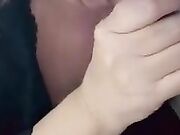 Mia moglie succhia il cazzo nero del mio amico