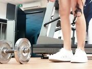 Milf italiana si masturba in palestra