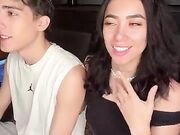 Me lo vuoi succhiare tutto? Ti piace come lo succhio?