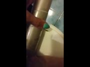 Mi riempio la fica con una bomboletta spray