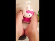 Piedini giocano con Hello Kitty
