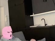 As14 sbocchina un suo fan