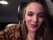 Sono una pervertita lo succhia in auto a sconosciuto