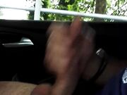 Sega in auto con passanti