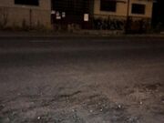 Nudo davanti 2 ragazze