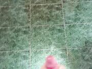 Sborrata gigante! Masturbo il mio cazzo grosso