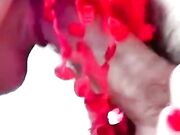 Mamma italiana spompina molto bene il cazzo