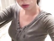 Pompino in cucina dalla mia sorellastra