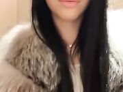 Italiana si masturba nel bagno del centro commerciale