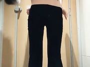 Italiana si masturba nel bagno del centro commerciale