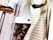 All'idraulico non sa resistere la troia tatuata