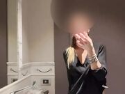 Stavolta doppio dildo nel bagno