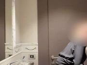 Stavolta doppio dildo nel bagno