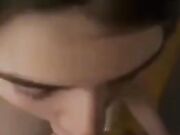 Morettina fa un pompino al ragazzo