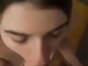 Morettina fa un pompino al ragazzo