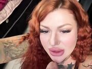 Rossa italiana tatuata pompinara