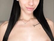 Morettina italiana fica con belle tettone