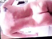 Badante rumena in bagno