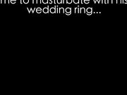 Vanille si masturba in pubblico con la fede del bull