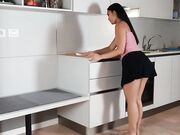 In cucina ci si sporca volentieri la fica