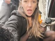 Fidanzata esibizionista fica e puttana