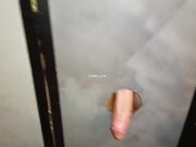 Gloryhole amatoriale moglie del cornuto spompina cazzi