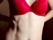 Sexy strip moglie in lingerie rossa