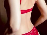 Sexy strip moglie in lingerie rossa