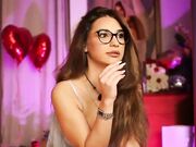 Ragazza tettona italiana con bel culo in live