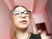 Italiana con tettone appena fatte si masturba