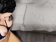 Milf sega sconosciuto dal finestrino dell'auto