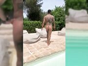 Stallone italiano in piscina